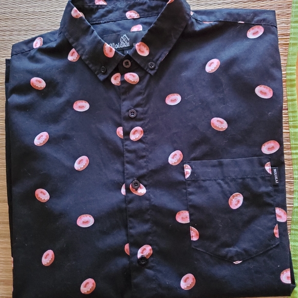 Molokai Surf Co: Donuts w/ Delicious Pink Icing - Picture 4 of 7